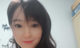 换了个假发，好看！