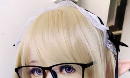 玥:新衣服到了(ू˃o˂ ू)，喂，等等，你想干嘛，出去！