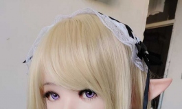 玥:新衣服到了(ू˃o˂ ू)，喂，等等，你想干嘛，出去！