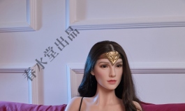 你们说，神奇女侠是穿衣服好看还是不穿衣服好看？