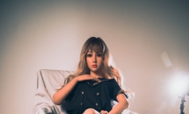 这个娃娃特别像我前女友