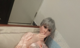 等待了2年2姐妹团聚了9号静静和10号罗拉