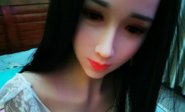 夜深，拍娃。