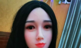 夜深，拍娃。