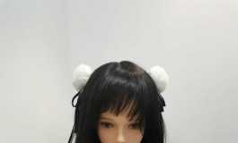 大佬们觉得哪顶假发颜色和catdoll小玉配呢？