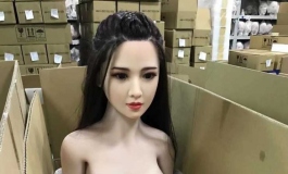 这个娃娃是哪个厂的？