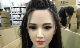 这个娃娃是哪个厂的？