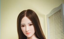 琳琳的吊带睡裙