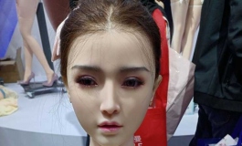 上海某展会现场真是太奔放了