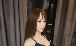 娃娃还是穿黑丝好看
