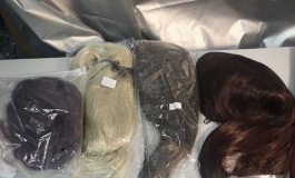 断舍离，出大码娃衣，2双36码9cm跟鞋，5个假发，一条大码短裙和5个无袖背心