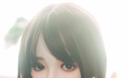 还是铃兰吧，不知道她的诱惑力怎么样？