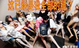 【开箱】特意喊来了9个老婆和我一起开箱B站十万粉奖牌