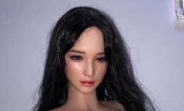 我是绝对的腿控，所以我选了先家半身
