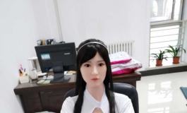 今天阿依秘书周末我留下她来加班