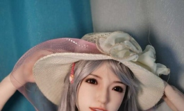 暑假到了，惠奈好想到海边玩～