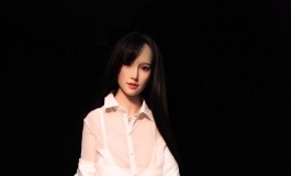 巨ru+网袜：新来的女秘书，为了上班乖乖把H杯约束了起来