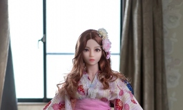 有人知道IRONTECH doll吗