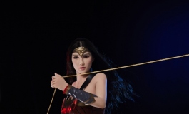 春水堂朵朵cos神奇女侠，能打败战神阿瑞斯吗？