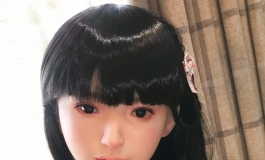 未玲日常--来个大家表演个切橘子