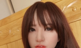 先纳信娃娃