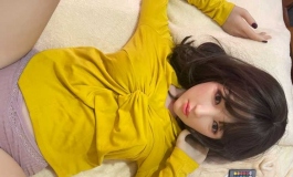 她不情愿的陪睡了
