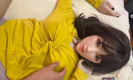 她不情愿的陪睡了