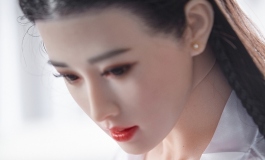 选择题！你会对一个穿着半透明浴袍的妮妮做什么？