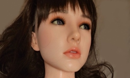 不看镜头 看哪呢?
