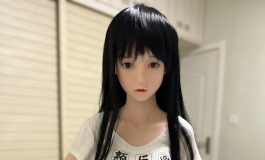 为了手机羞耻露出
