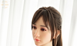 金三/来自小美“85#”的低胸装诱惑