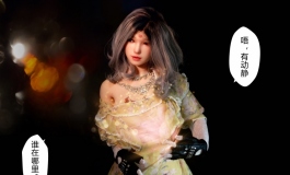 潜入美女卧室，用苍蝇拍调戏八尺大姐姐……