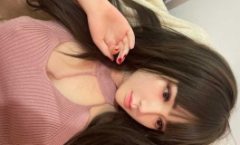 那晚喝醉了，把她按倒在沙发上