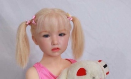 天冷了catdoll可可提醒大家注意保暖，别忘了穿秋裤