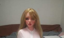 尝试二次元的娃，150身高，比想象中好，当然，还是爆乳款
