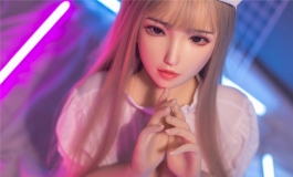 这...也算是护士装吧~