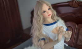 “哥哥陪我运动吧”甜心学妹雪奈在线邀约