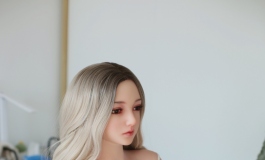 #第三届摄影大赛#【实体娃娃】赖床的假期 男友视角