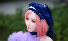 #第三届摄影大赛#【实体娃娃】鹅毛羽扇轻挥舞，天街留影...