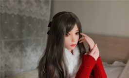 美嘉的红色毛衣