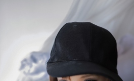 哥哥总戴这幅眼镜傻笑，让我康康……哇！精灵·雪奈