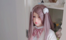 第三届摄影大赛#【实体娃娃】妹妹壁咚姐姐