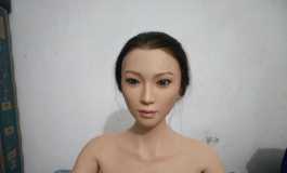 灯光下和昏暗下