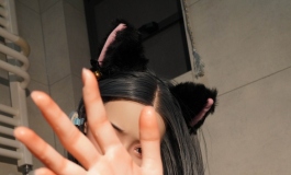 偷拍女儿，没想到竟然做那种事？！最后被她发现......