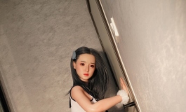 认识静雅快两个月了，这段时间也邀请她来拍了一些照片~~