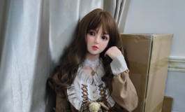 尝矜绝代色,复恃倾城姿