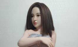 问下头和身体颜色为什么不一样？