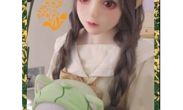 关于河妹的自我介绍和她的娃娃