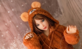 你摸摸我的衣服，看看是不是做你老婆的料