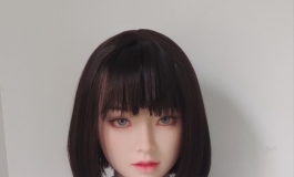 野模娜丝达克的第一份工作